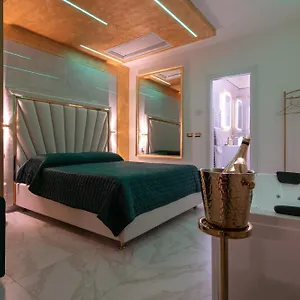 Fashion Gold With Jacuzzi & Car Garage , Bolonia Włochy
